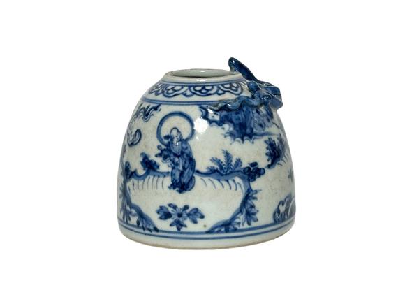 Castle AuctionBlue and white figure water pot, Ming Dynasty Pr. 