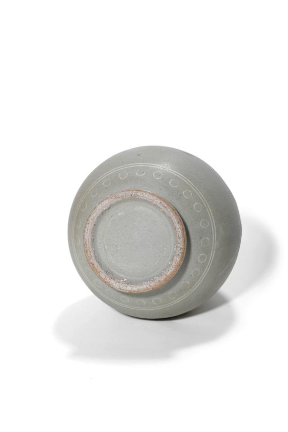 Castle AuctionA Korean Celadon Crane Yuhuchun Vase, 12th–14th C Pr.