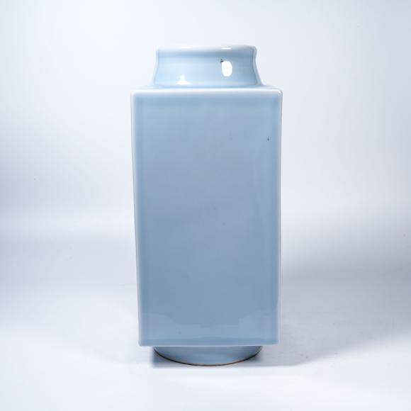 弘楊株式會(huì)社天藍(lán)釉琮式瓶