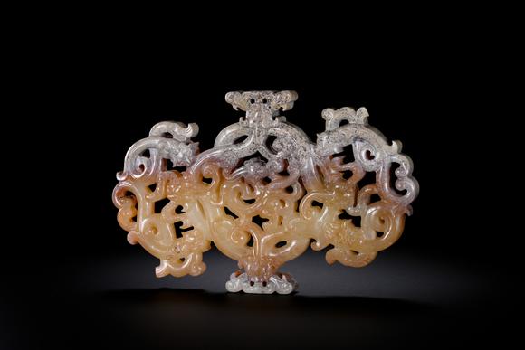 金澤美術(shù)明以前透雕龍鳳紋大佩