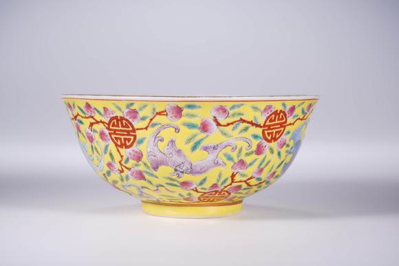 Cascade'sQing Guangxu yellow pastel Fushou pattern bowl | 清光緒 黃地粉彩福壽紋碗