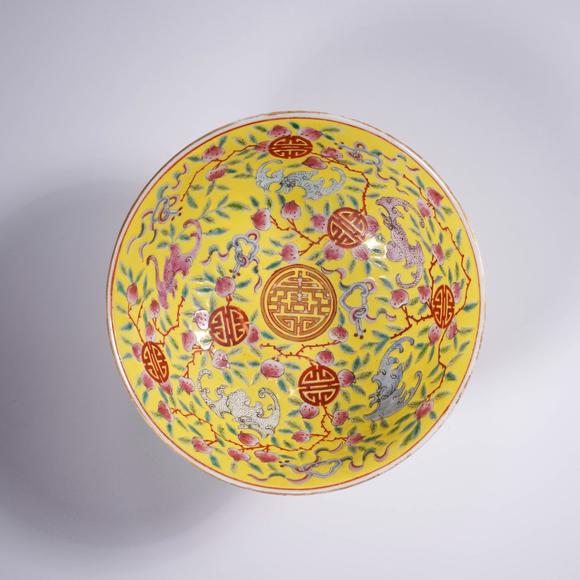Cascade'sQing Guangxu yellow pastel Fushou pattern bowl | 清光緒 黃地粉彩福壽紋碗