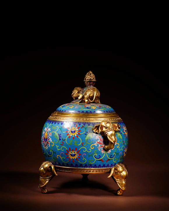 Cascade'sQingganlong copper tire, twisted silk enamel, twined branches, lotus pattern, Taiping, elephant three-legged cover furnace | 清乾隆 銅胎掐絲琺瑯纏枝蓮紋太平有象三足蓋爐