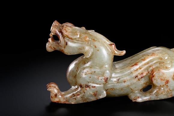 Cascade'sWhite marble and red Qin Rui beast | 漢 白玉紅沁瑞獸