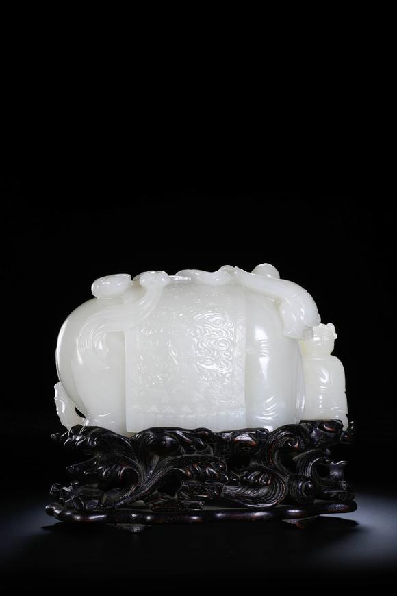 Cascade'sIn Qing Dynasty, there was an elephant boy in Hetian Baiyu Taiping. | 清代 和田白玉太平有象童子