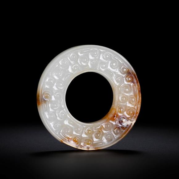 Cascade'sHan Gou Yun Wen Yu Bi | 漢 勾雲(yún)紋玉璧
