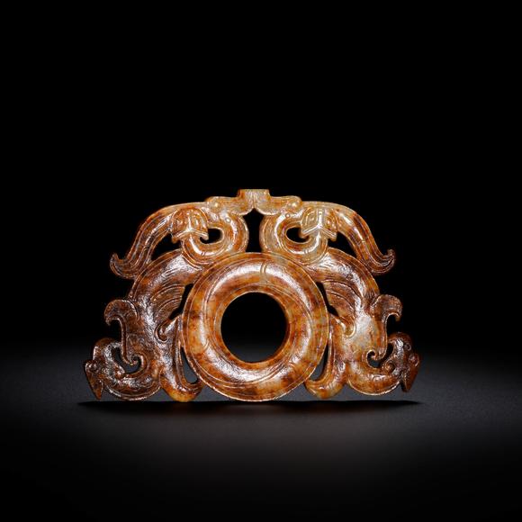 Cascade'sHan Hetian jade carving with dragon and phoenix patterns. | 漢 和田玉透雕龍鳳紋璧形佩