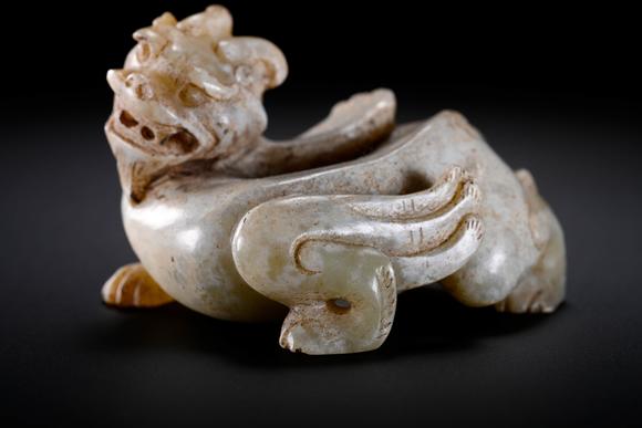 Cascade'sHanyu exorcises evil spirits | 漢 玉辟邪