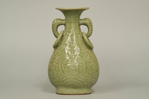 京都祇園會(huì)拍賣(mài)明代 龍泉窯雙象游環(huán)耳福壽葫蘆瓶花入 日本桐箱附 本物保證