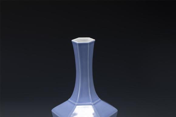 Eden Fine Antiques Galleries LLCQING YONGZHENG HEXAGONAL BOTTLE