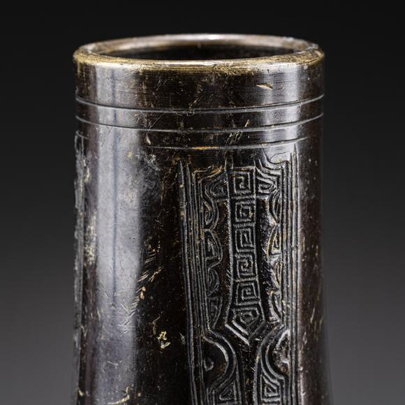 大阪美術(shù)商會(huì)明 古銅錯(cuò)金回紋瓶