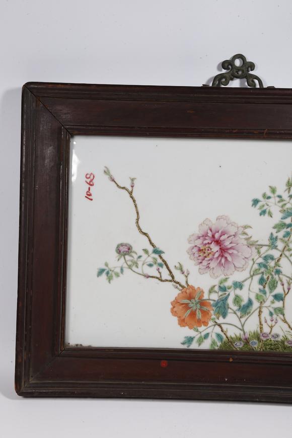 千葉大和粉彩洞石花卉紋瓷板（一對(duì)）