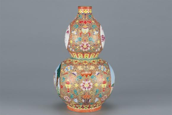 東京國(guó)際拍賣清乾隆 琺瑯彩西洋人物葫蘆瓶