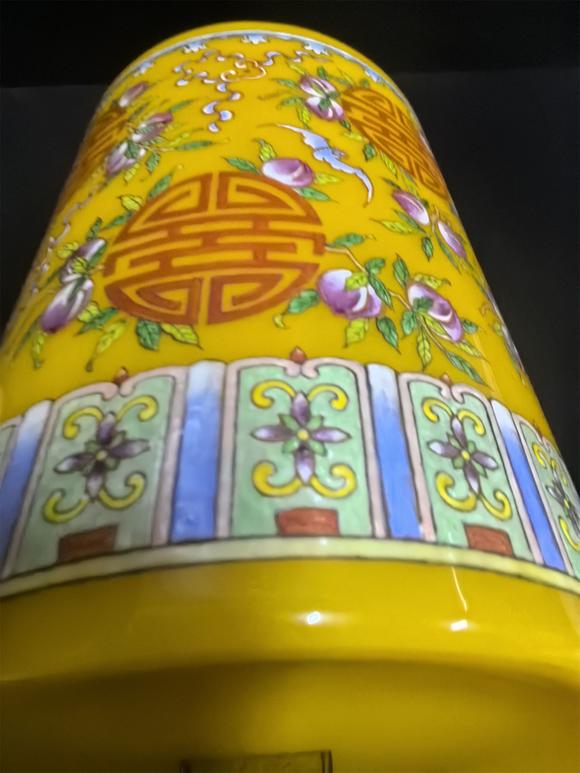 東京國(guó)際拍賣清乾隆 料器琺瑯彩福壽紋筆筒