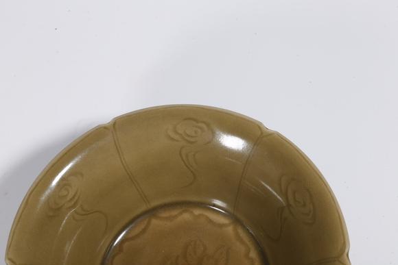 弘楊株式會(huì)社龍泉窯花卉紋葵口碗