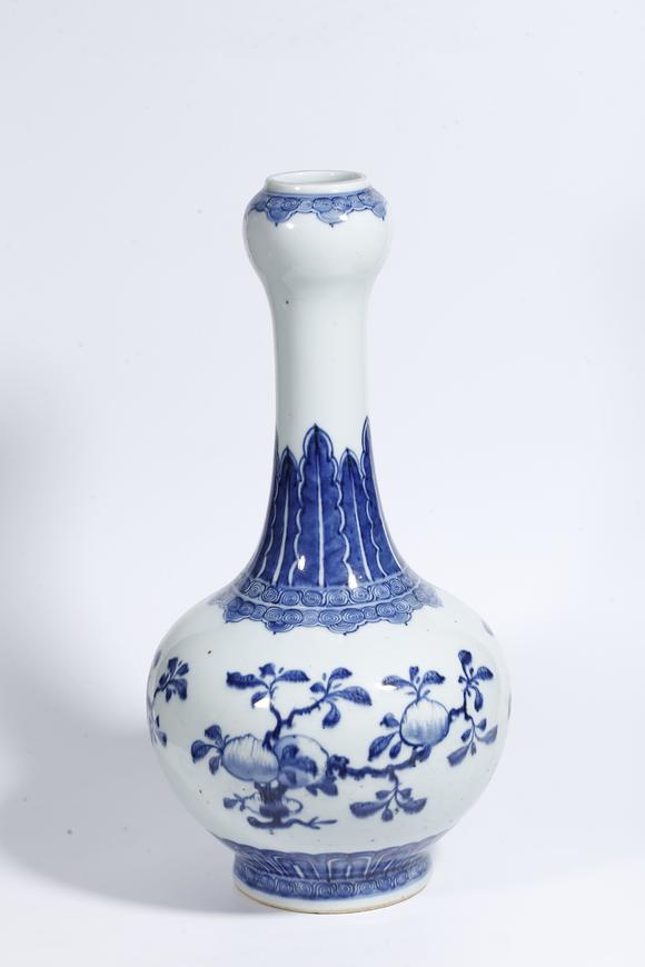 弘楊株式會(huì)社青花福祿壽紋蒜頭瓶