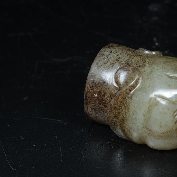 弘楊株式會(huì)社高古玉獸首擺件