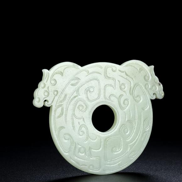 東京蕓術(shù)舊藏雙龍玉璧