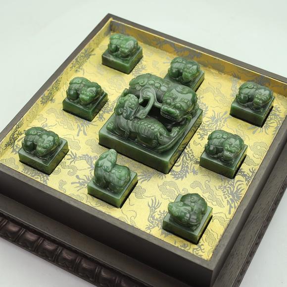 東京蕓術(shù)和田碧玉章子一箱碧玉八旗軍統(tǒng)領印