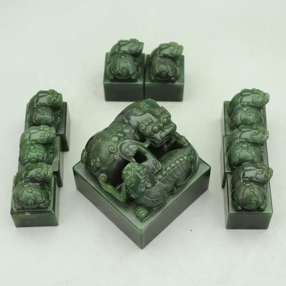 東京蕓術(shù)和田碧玉章子一箱碧玉八旗軍統(tǒng)領(lǐng)印