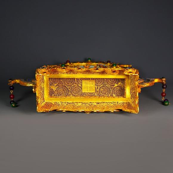 東京蕓術(shù)掐絲和田玉鏈條花籃