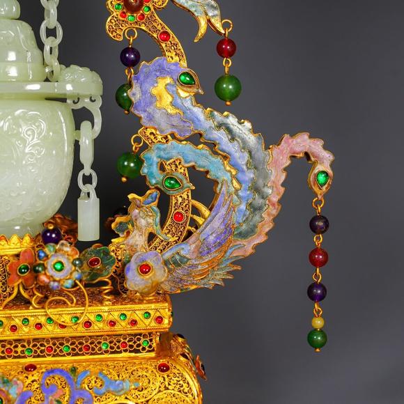 東京蕓術(shù)掐絲和田玉鏈條花籃
