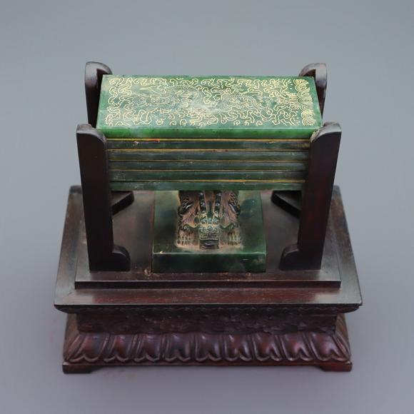 東京蕓術(shù)和田碧玉太子書冊(cè)印一套盒子