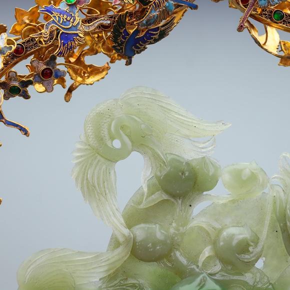 東京蕓術(shù)掐絲鑲嵌和田玉青花鶴擺件