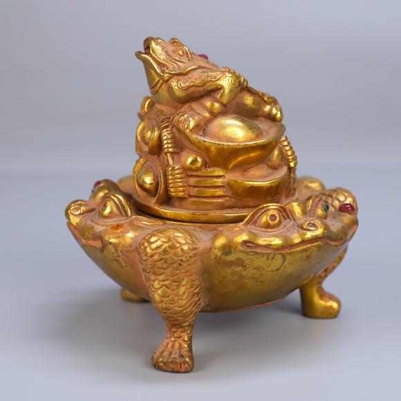 東京蕓術(shù)銅鍍金金蟾熏爐擺件