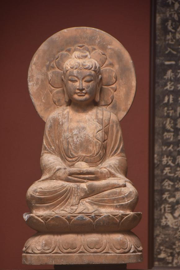 東京蕓術(shù)清早期做工～老青石手工雕刻【三寶佛】