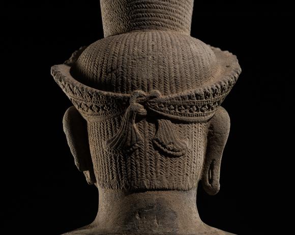 Galerie ZackeA MONUMENTAL (183 CM) SANDSTONE FIGURE OF A DANCING UMA, ANGKOR PERIOD, KOH KER STYLE