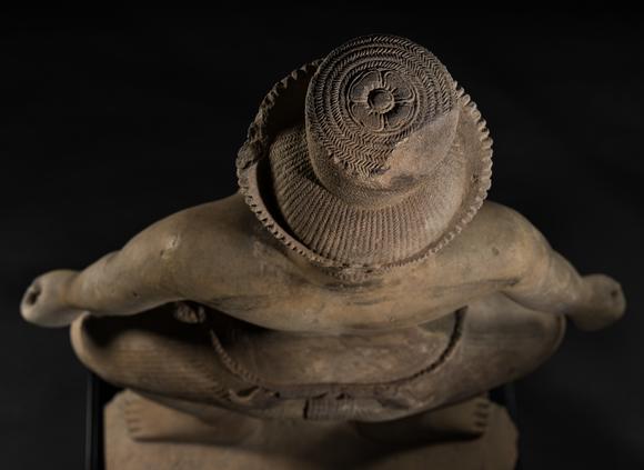 Galerie ZackeA MONUMENTAL (183 CM) SANDSTONE FIGURE OF A DANCING UMA, ANGKOR PERIOD, KOH KER STYLE