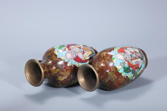 SEAVIEW AUCTIONS PTY LTD Fine Chinese antique 18th - 19th century bronze cloisonne enamel vases(2 pieces)