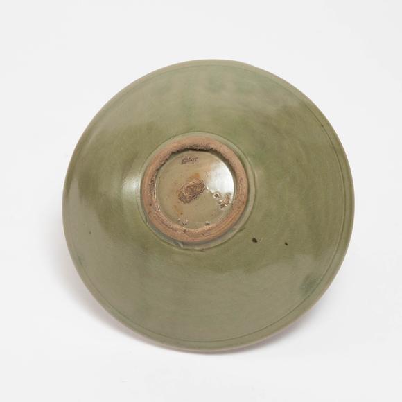 Waddington'sA Carved Yaozhou Celadon 'Double-Ghost' Bowl, Jin Dynasty (1115-1234), 金 耀州青釉'雙鬼獻寶'碗