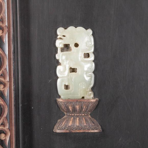 Waddington'sA Jade and Hardstone-Inlaid Black and Gilt-Lacquer Twelve-Panel Floor Screen, Late Qing/Republican Period, 晚清/民國 雕漆嵌寶地屏一套共十二扇