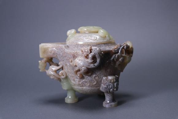You Need 玉螭龍紋酒器 