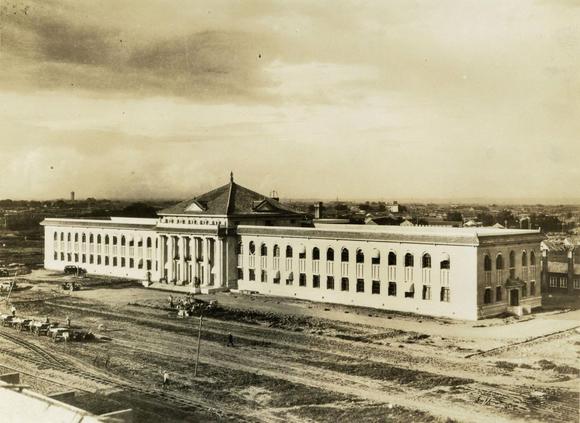 東京SAKURA拍賣（東京櫻花拍賣）1933 新京修建中的
偽滿財(cái)政部大樓
（2張）