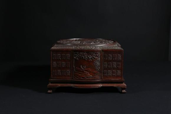 東京SAKURA拍賣(mài)（東京櫻花拍賣(mài)）清 黃花梨春字多寶格箱