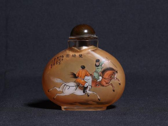 東京SAKURA拍賣（東京櫻花拍賣）1990年 蘇鳳翼內(nèi)畫仿唐雙騎圖煙壺