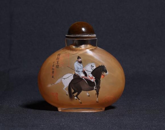 東京SAKURA拍賣（東京櫻花拍賣）1990年 蘇鳳翼內(nèi)畫仿唐雙騎圖煙壺