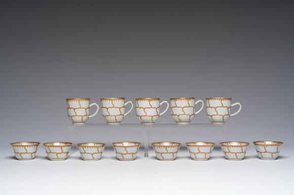 Coronari Auctions BVAn extensive Chinese partly gilt 'butterfly' tea set, Qianlong