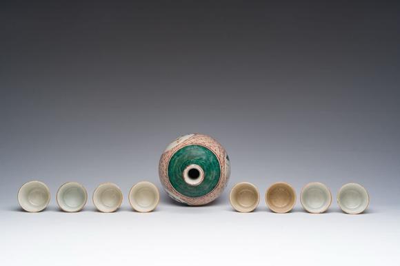 Coronari Auctions BVA Japanese Kutani 'tokuri' or sake bottle and eight cups with landscape design, Meiji, 19th C.