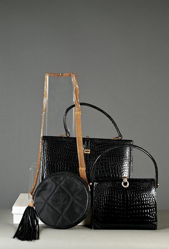 Loeckx AuctioneersEvening bag from Chanel \'circle bag in satin\'…