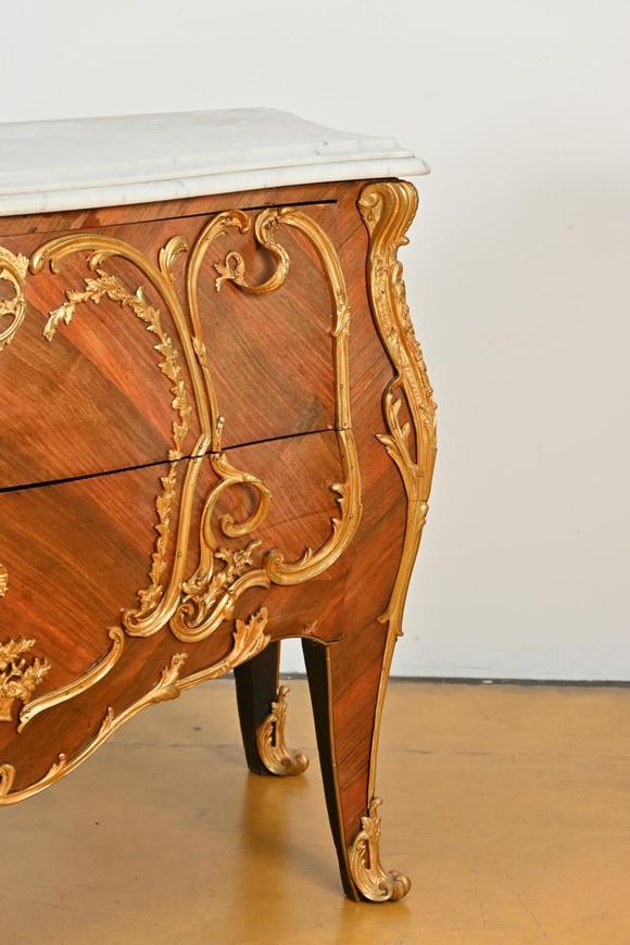 Loeckx AuctioneersLouis XV style chest of drawers with white marble …