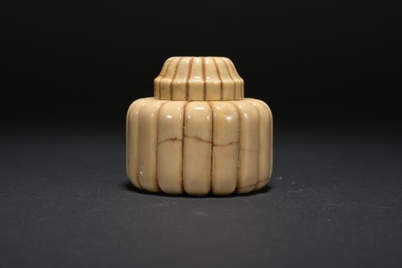 三杉美術(shù)壽山石水盂