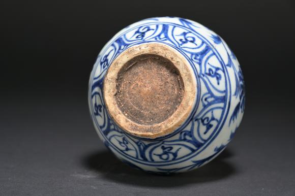 三杉美術(shù)青花花卉紋盤(pán)口小罐