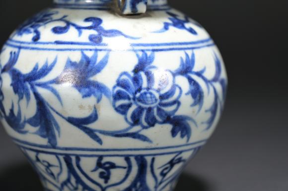 三杉美術(shù)青花花卉紋盤(pán)口小罐
