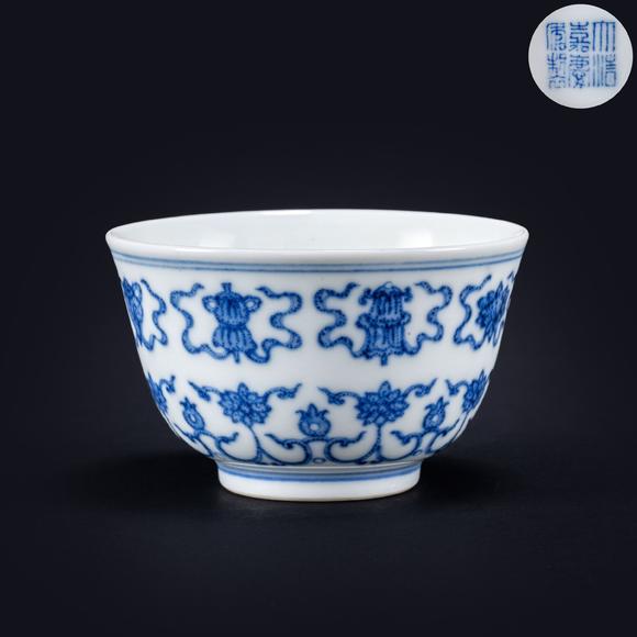 三杉美術(shù)清 青花八吉祥紋小杯