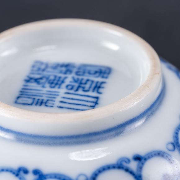 三杉美術(shù)清 青花八吉祥紋小杯