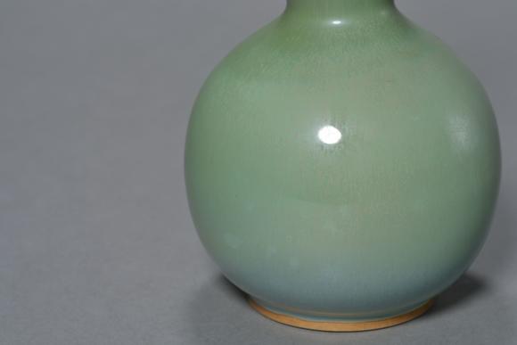 三杉美術(shù)青釉葫蘆瓶